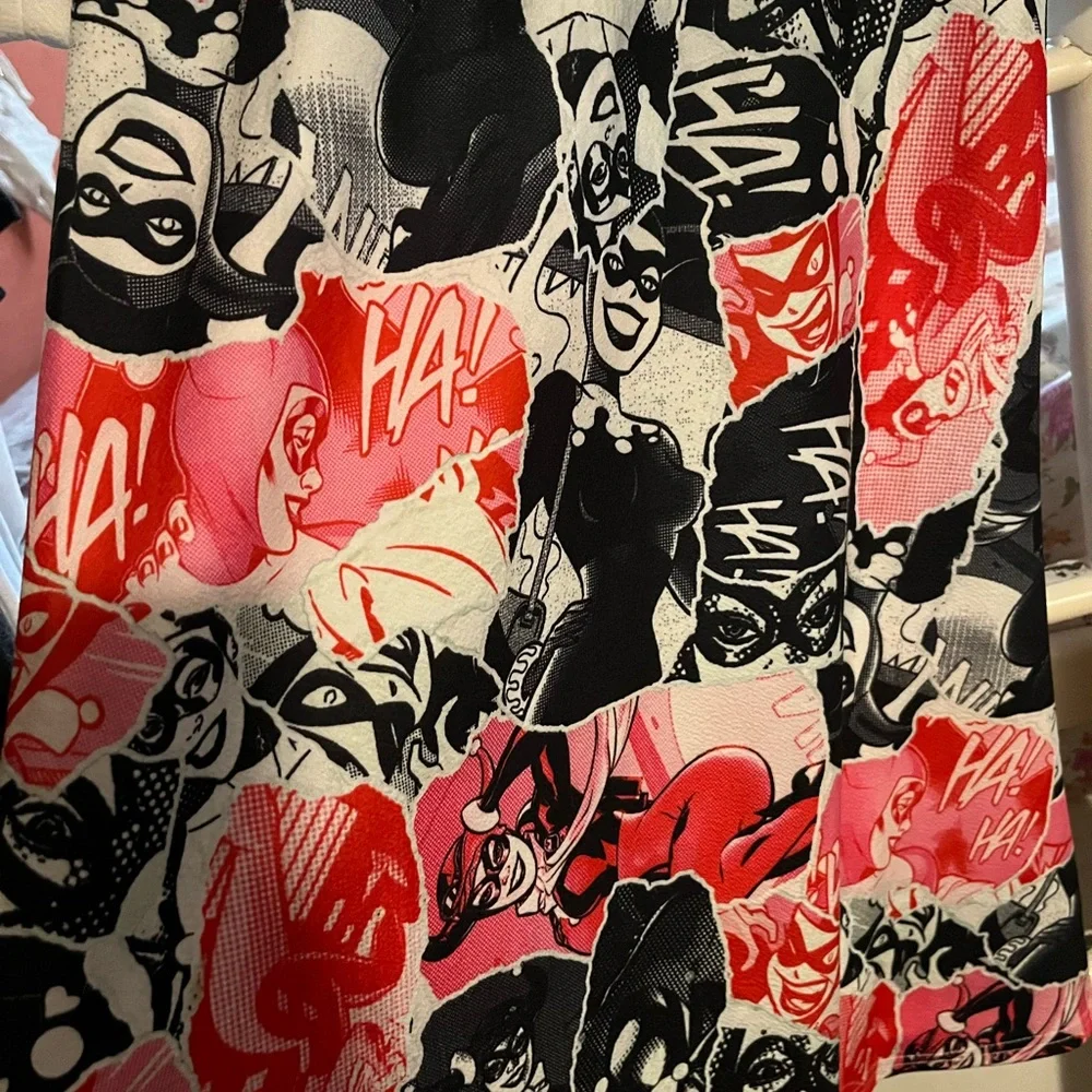 Harley Quinn Comic Print Mini Dress in Black and Pink - Picture 6 of 7